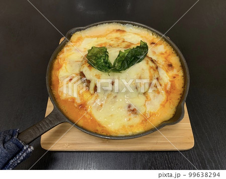 オムライスグラタン ハンバーグ スキレット オムライスグラタン ハンバーグ スキレット 99638294