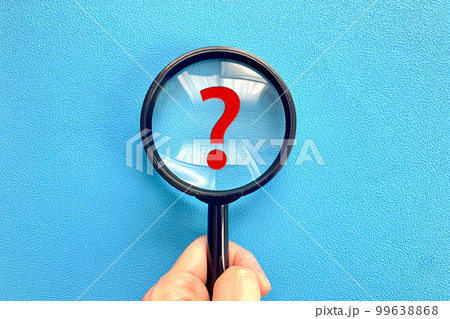 虫眼鏡を持つ手とはてなマーク 疑問を発見 虫眼鏡を持つ手とはてなマーク 疑問を発見 99638868