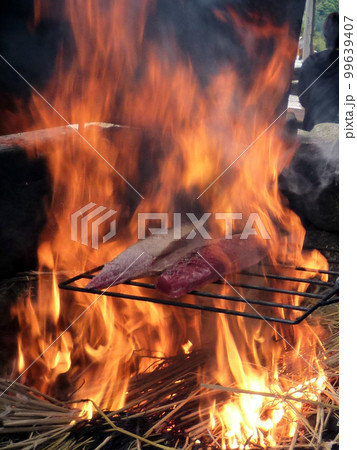 藁焼き鰹のたたき 99639407