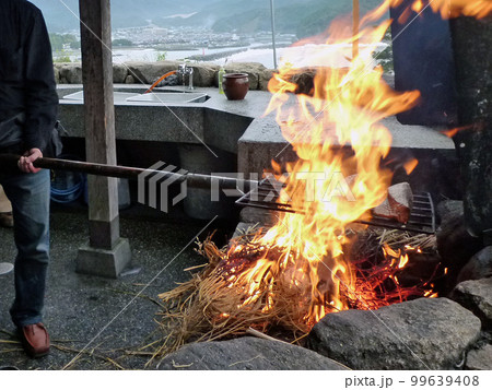 藁焼き鰹のたたき 99639408