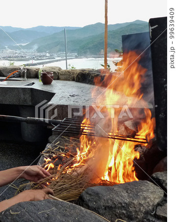 藁焼き鰹のたたき 99639409