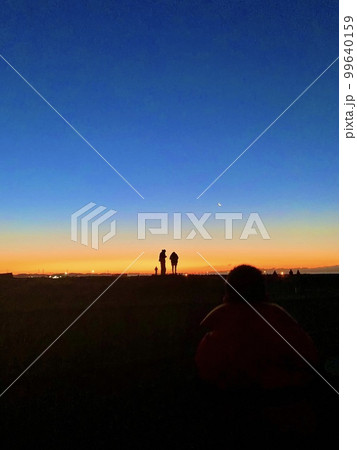 夕暮れの二人 夕暮れの二人 99640159