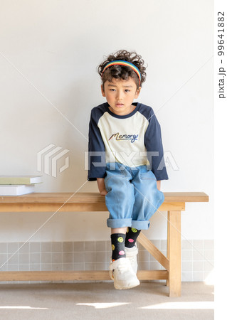 春 日差し 子供 99641882