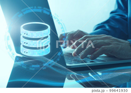 データベースを構築し、使用するイメージ。でーたべすのアイコンとノートパソコンを使う手のアップ。 99641930