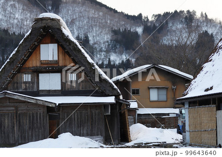 白川郷・五箇山の合掌造り集落 白川郷・五箇山の合掌造り集落 99643640