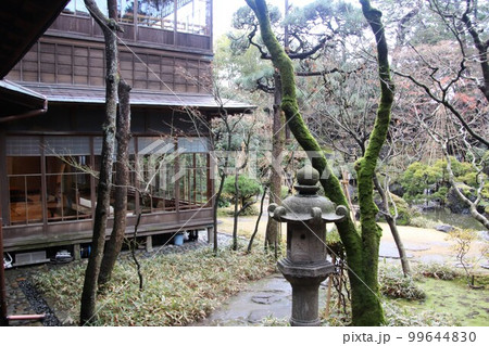 新潟市の旧齋藤家別邸の日本庭園 99644830