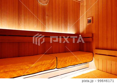 サウナ浴　サウナ室　温浴施設　イメージ素材 99646171