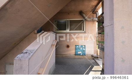 古い団地の郵便受け 古い団地の郵便受け 99646361