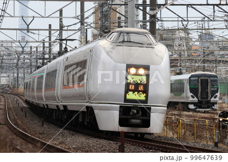 新旧の高崎線特急あかぎ・特急草津号用の車両並び 99647639