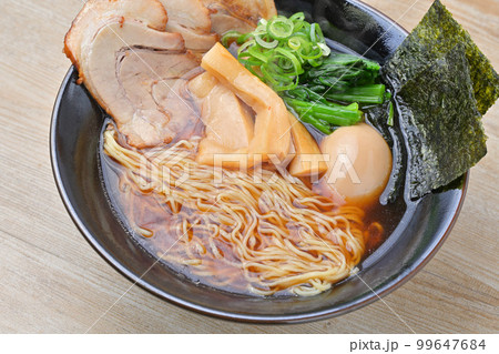 注）湯気は合成です。醤油らーめん、中華そば、しょうゆラーメン、チャーシュー麺。 99647684