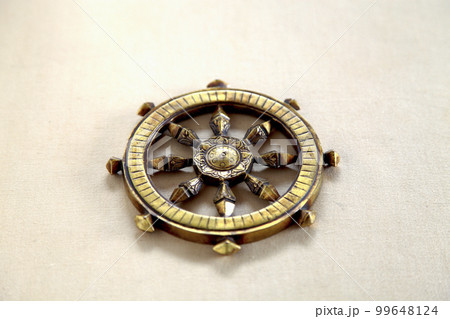 斜俯瞰から見た江戸時代の法輪（輪宝）密教法具 地鎮具 99648124