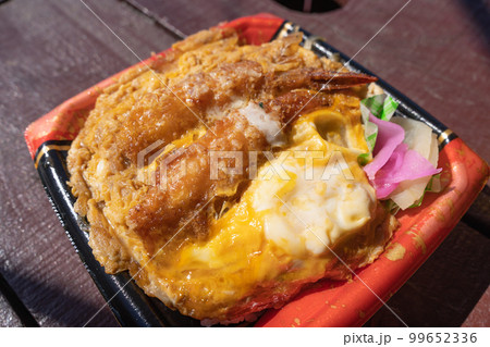 エビフライのたまごとじ丼(千葉県) エビフライのたまごとじ丼(千葉県) 99652336