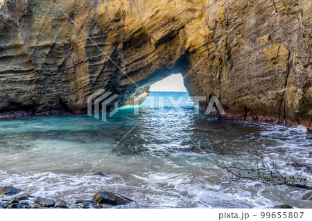 下田の観光絶景　龍宮窟 99655807