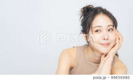 女性の美容・スキンケア・コスメイメージ 女性の美容・スキンケア・コスメイメージ 99656980