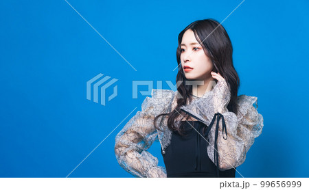 女性のファッションポートレート 女性のファッションポートレート 99656999