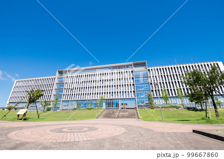 【大田公園】広場と大学の見える風景 99667860