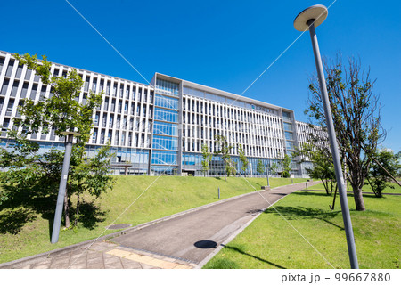 大田公園】広場と大学の見える風景の写真素材 [99667880] - PIXTA