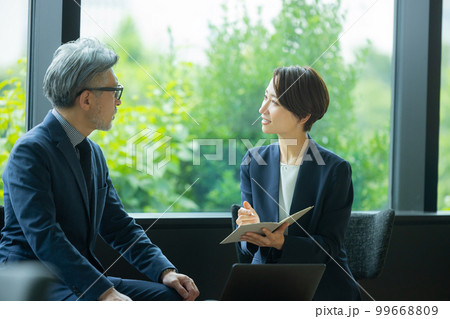 ビジネスシーン ビジネスシーン 99668809