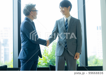 ビジネスシーン 99668836