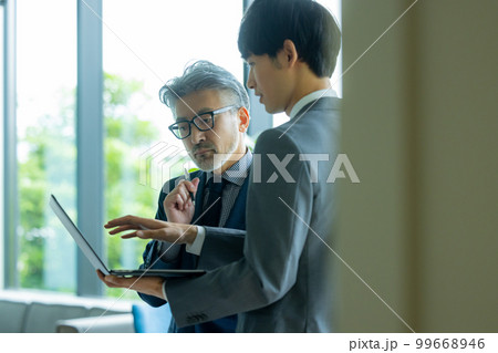 ビジネスシーン 99668946