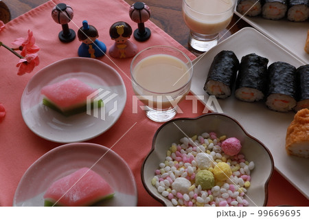 ひな祭り お内裏様とお雛様 ひな祭り お内裏様とお雛様 99669695