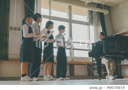 Middle school 99670659