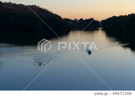 ボートの練習　岐阜県川辺町飛騨川 99672306