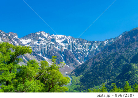 【絶景】初夏の上高地【長野県】 99672387