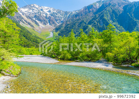 【絶景】初夏の上高地【長野県】 99672392
