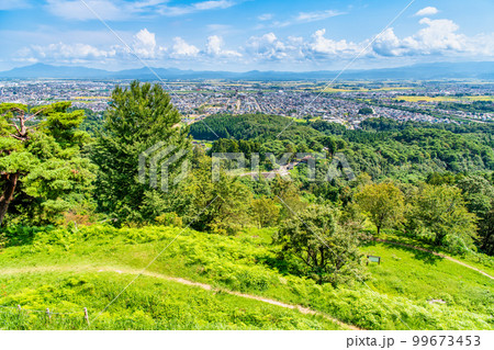 新潟 春日山城跡　～山腹より望む直江津～ 99673453