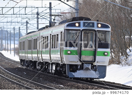 千歳線 島松ー北広島 JR北海道 721系 F-3017編成(札幌) 千歳線 島松ー北広島 JR北海道 721系 F-3017編成(札幌) 99674170