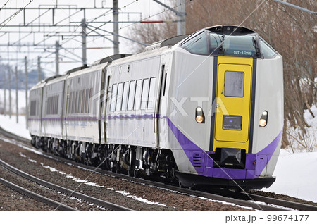 千歳線 島松ー北広島 JR北海道 キハ261系1000番台 ST-1218編成(札幌) とかち 千歳線 島松ー北広島 JR北海道 キハ261系1000番台 ST-1218編成(札幌) とかち 99674177