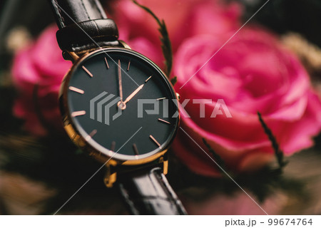 Isolate woman wristwatch Isolate woman wristwatch 99674764