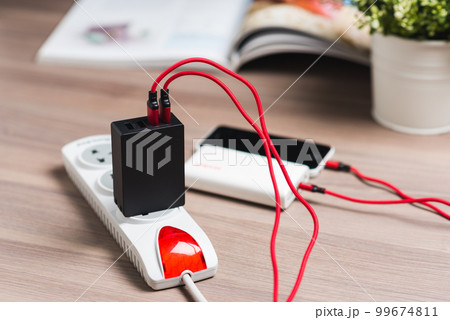 black usb charger 99674811