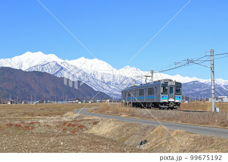 大糸線 冬の北アルプス山麓 大糸線 冬の北アルプス山麓 99675192
