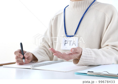PTA役員の会議・打ち合わせイメージ 99678433