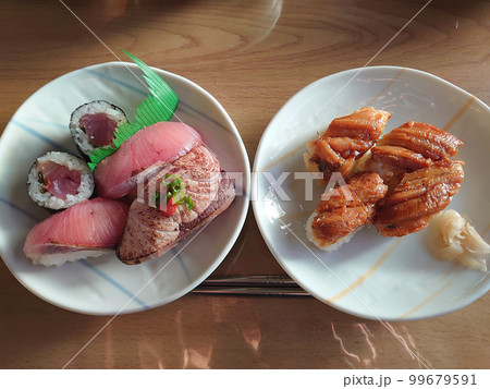 Washoku - Japanese sushi / 和食・江戸前握りのプレート（炙りあなご・鰤） 99679591