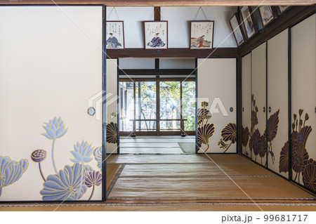 天台宗　青蓮院門跡　華頂殿　蓮の襖絵（京都市東山区） 99681717