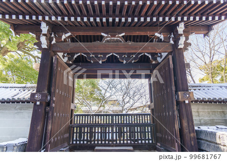 青蓮院門跡　四脚門（御幸門） 99681767