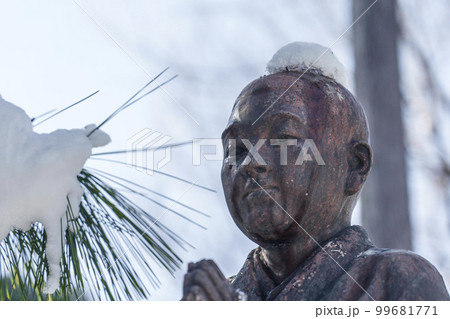 青蓮院　雪帽子をかぶった親鸞聖人童形像 99681771