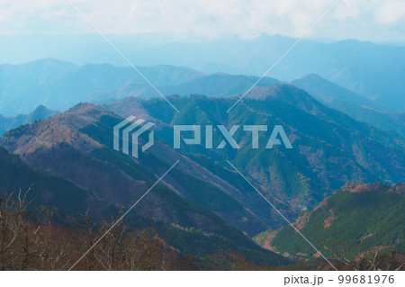奈良県　釈迦ヶ岳の登山道から見える景色 99681976