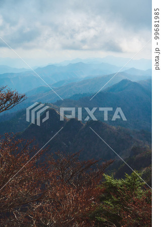 奈良県 釈迦ヶ岳山頂からの眺め 奈良県 釈迦ヶ岳山頂からの眺め 99681985