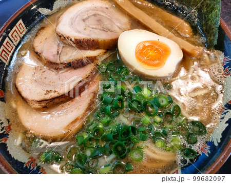 家系・豚骨醤油ラーメン 99682097