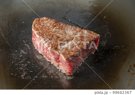 ステーキ　鉄板焼 99682367
