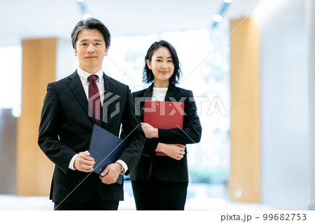 ビジネスマンイメージ　撮影協力：LINK FOREST 99682753