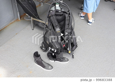 海上自衛隊の潜水具 99683388