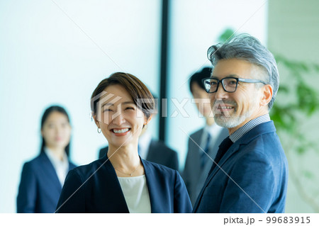 ビジネスシーン ビジネスシーン 99683915