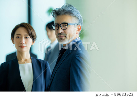 ビジネスシーン ビジネスシーン 99683922