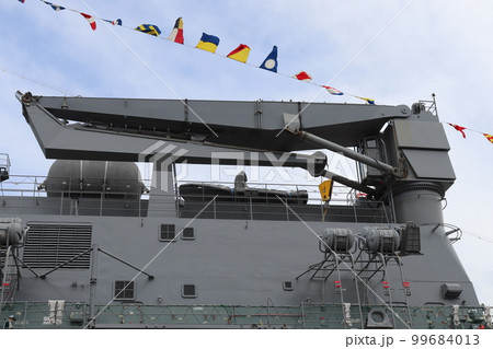 海上自衛隊の補給艦ましゅうの大型クレーン 海上自衛隊の補給艦ましゅうの大型クレーン 99684013