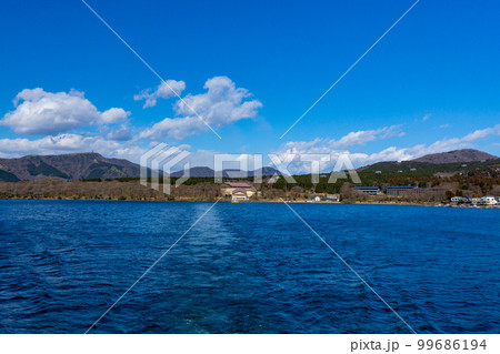 芦ノ湖の桃源台港 99686194